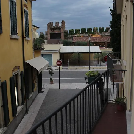 Balconcino Su *