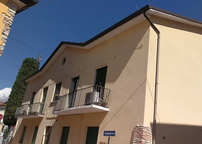 Balconcino Su *