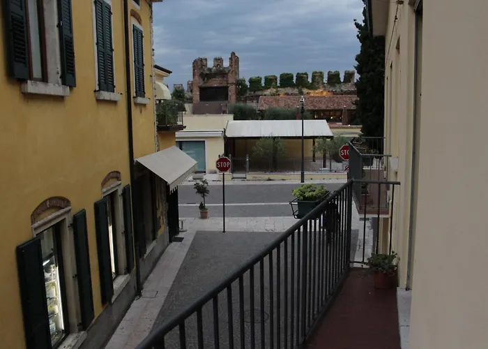 Balconcino Su *