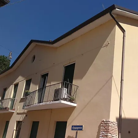 Balconcino Su *